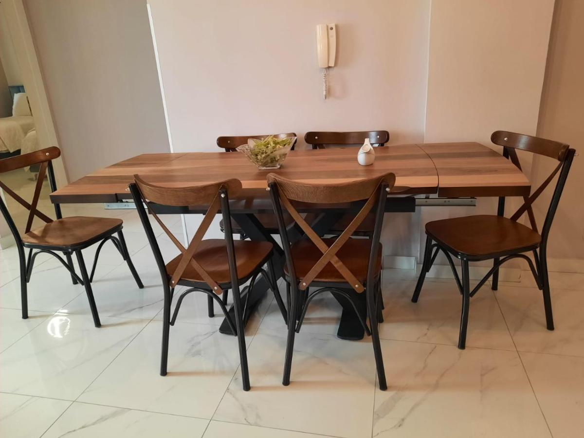 Arlis House Golem (Tirana)